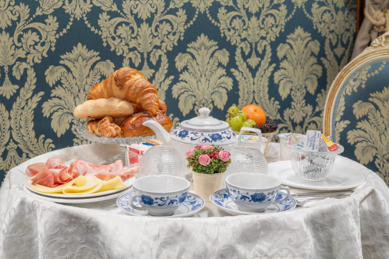 Residenza La Loggia Alojamento de Acomodação e Pequeno-almoço 2*